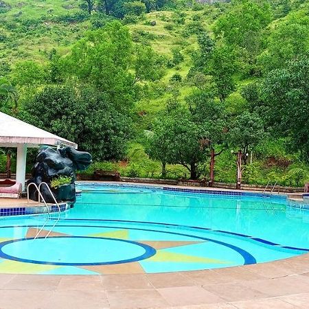 Golden Resort And Farm Nashik Buitenkant foto