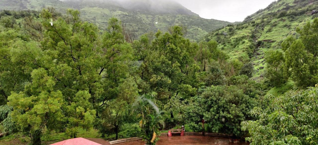 Golden Resort And Farm Nashik Buitenkant foto