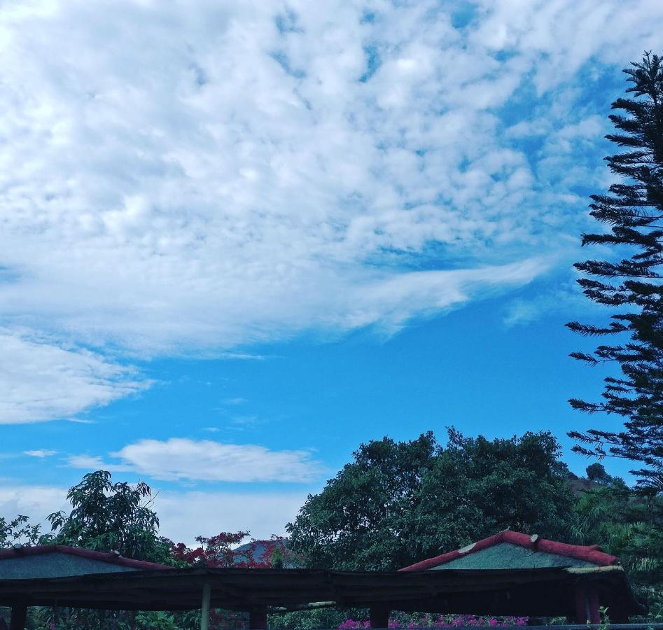Golden Resort And Farm Nashik Buitenkant foto