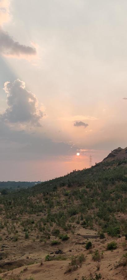 Golden Resort And Farm Nashik Buitenkant foto