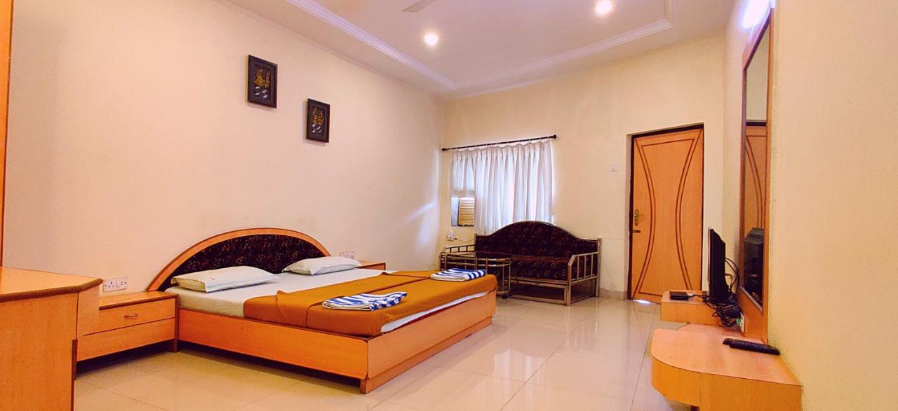 Golden Resort And Farm Nashik Buitenkant foto