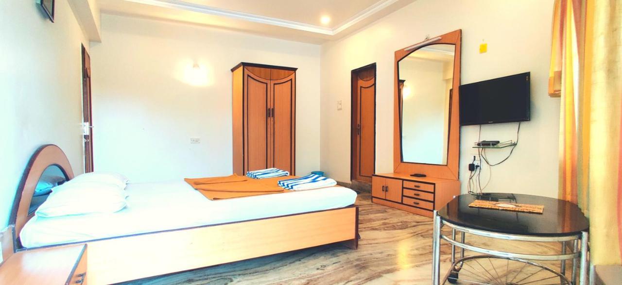 Golden Resort And Farm Nashik Buitenkant foto