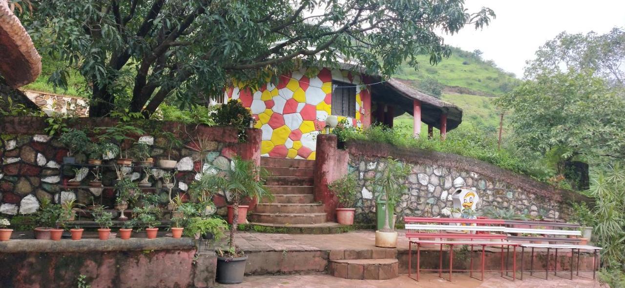 Golden Resort And Farm Nashik Buitenkant foto