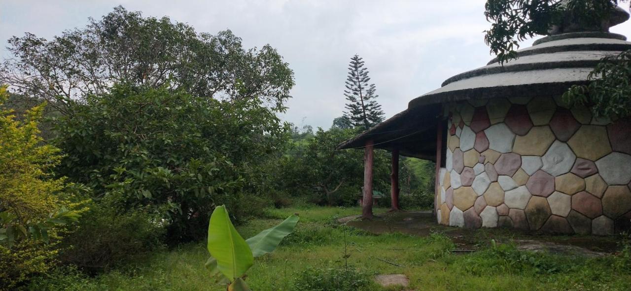 Golden Resort And Farm Nashik Buitenkant foto