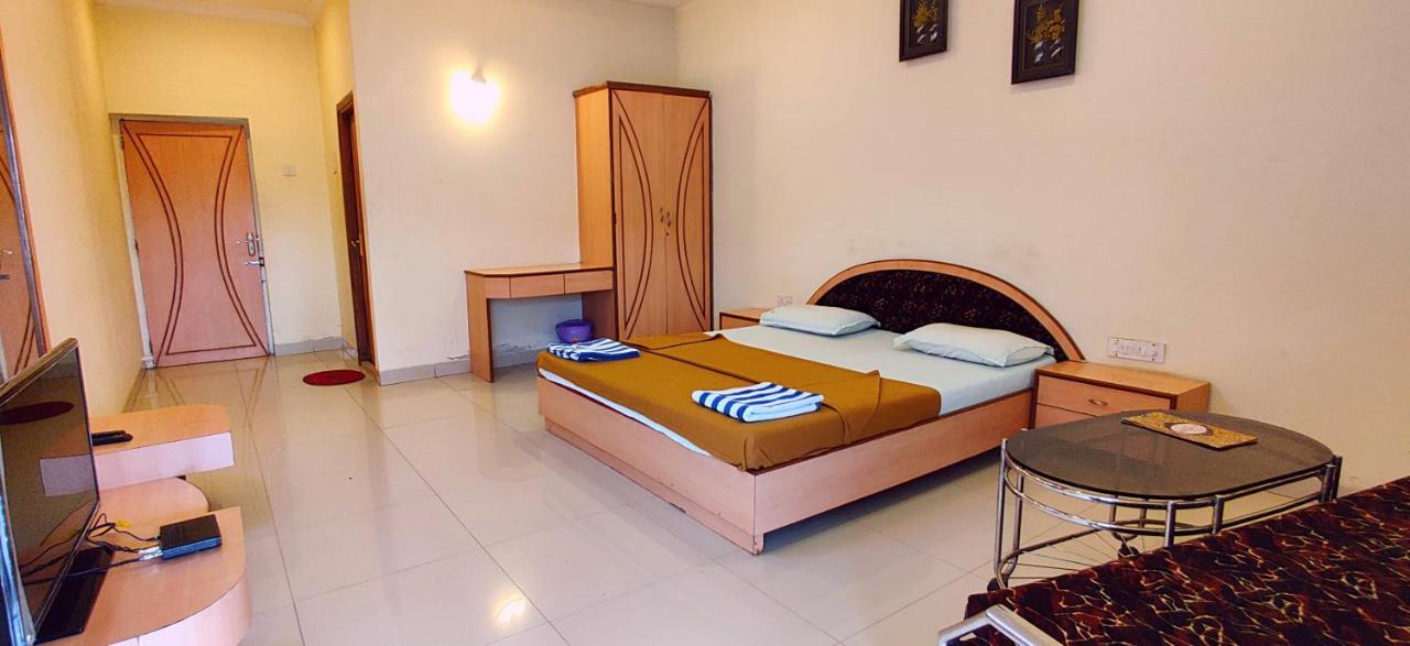 Golden Resort And Farm Nashik Buitenkant foto